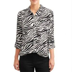 Time and Tru White & Black Zebra Print Long Sleeve Button Down M